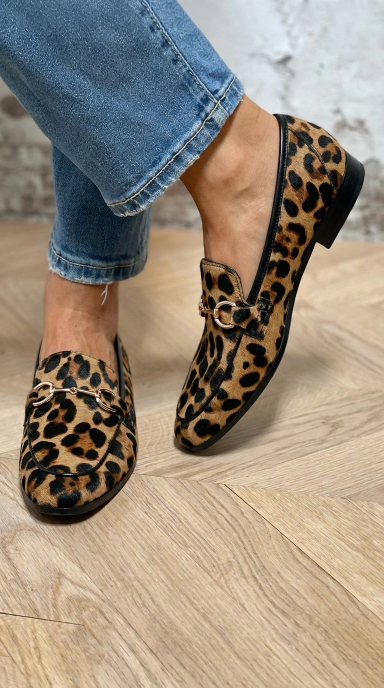 MOCASSINS AVEC IMPRIMÉ ANIMAL ET DÉTAILS MÉTALLIQUES